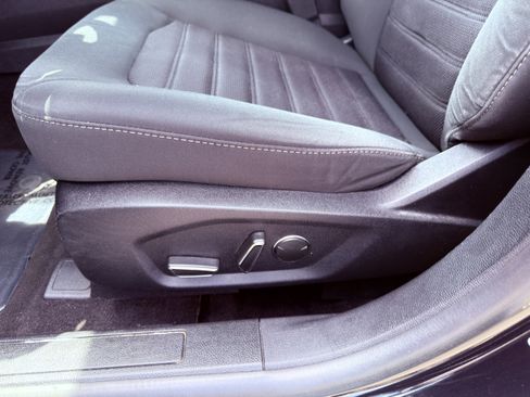 Used 2020 Ford Fusion SE FWD image 26