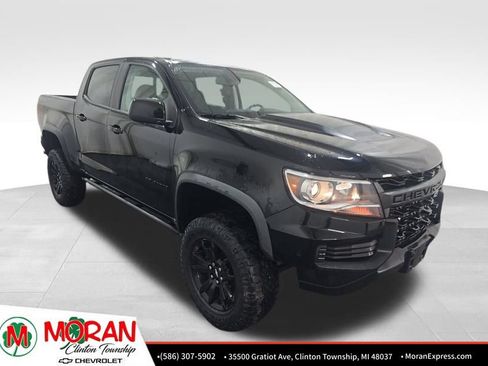 Used 2022 Chevrolet Colorado ZR2 w/ ZR2 Midnight Special Edition AWD/4WD image 2