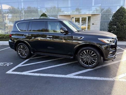 Used 2024 INFINITI QX80 Sensory image 1