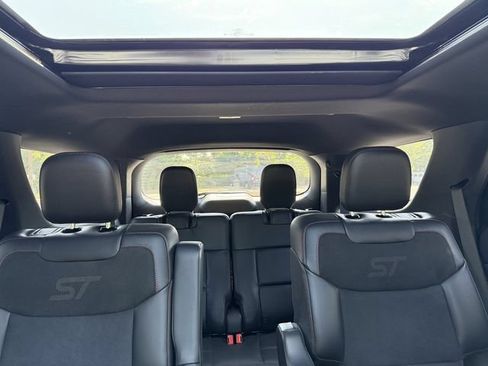 Used 2025 Ford Explorer ST AWD/4WD image 35