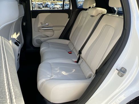 Certified 2025 Mercedes-Benz GLA 250 4MATIC image 23