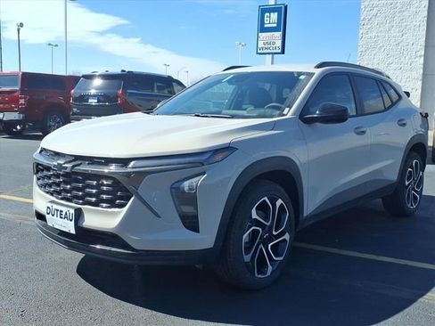 New 2026 Chevrolet Trax RS image 3