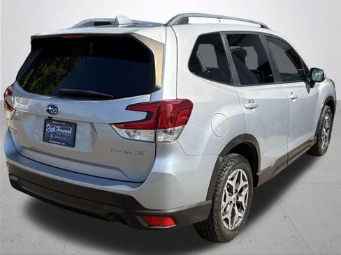 Used 2019 Subaru Forester Premium image 7