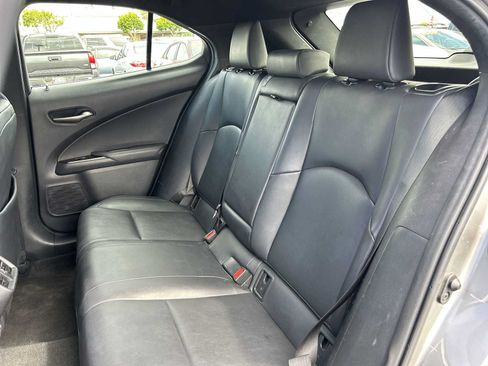 Used 2022 Lexus UX 200 FWD image 22