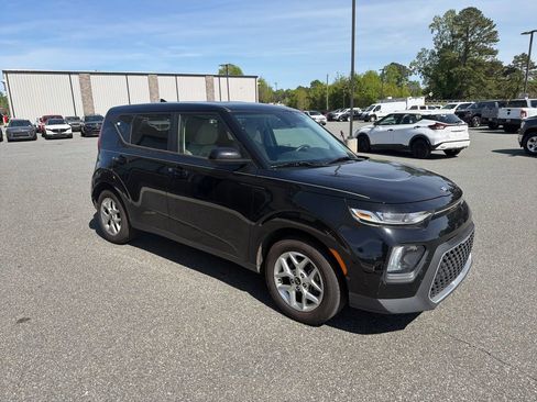 Used 2020 Kia Soul S image 9