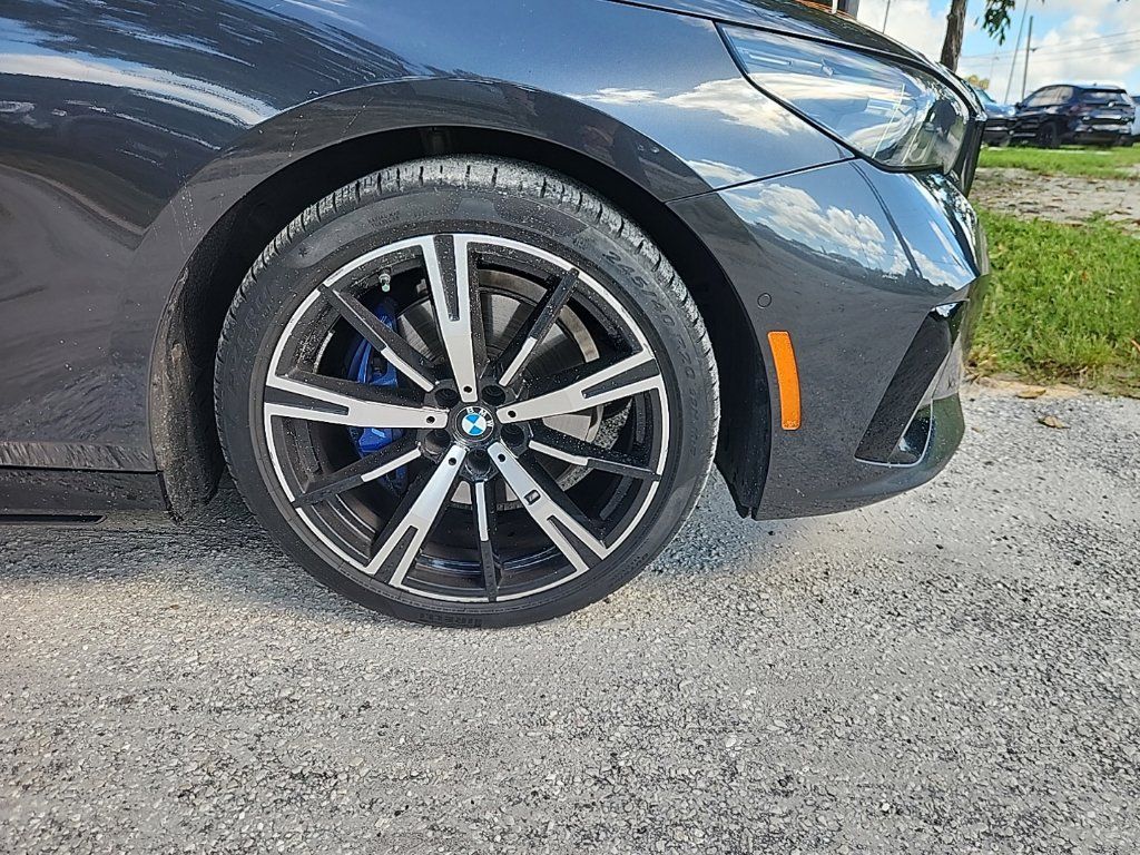 Used 2024 BMW 530i w/ M Sport Package RWD image 7