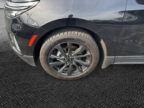 Used 2022 Chevrolet Equinox RS w/ RS Leather Package FWD image 11