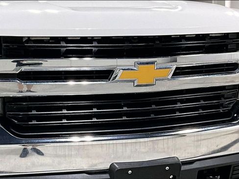 Used 2019 Chevrolet Silverado 1500 LT w/ Texas Edition image 37