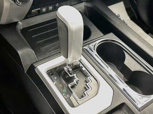 Used 2020 Toyota Tundra Limited AWD/4WD image 17