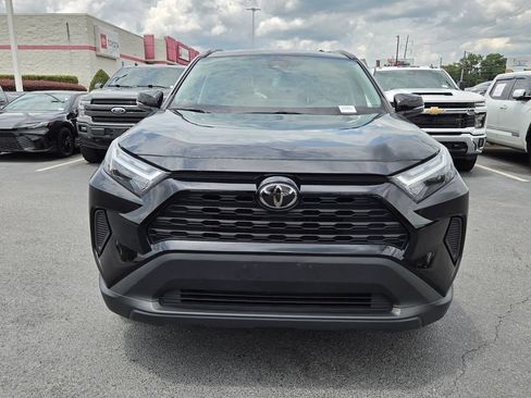 Used 2025 Toyota RAV4 XLE AWD/4WD image 2