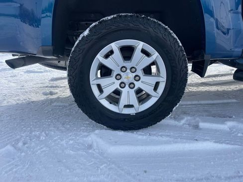 Used 2019 Chevrolet Colorado LT w/ LT Convenience Package image 11