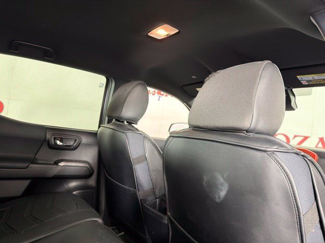 Used 2019 Toyota Tacoma TRD Off-Road AWD/4WD image 39
