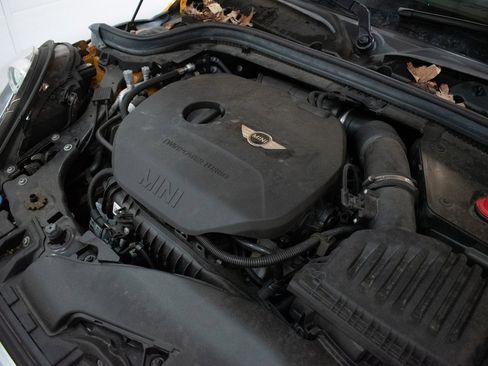 Used 2018 MINI Cooper 2-Door Hardtop image 10