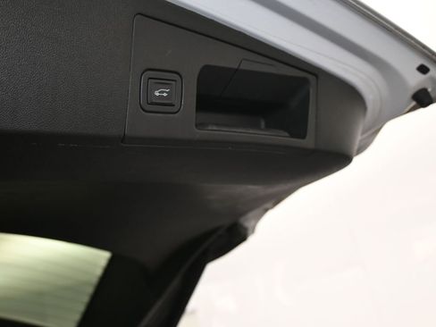 Used 2019 Cadillac XT5 FWD image 38