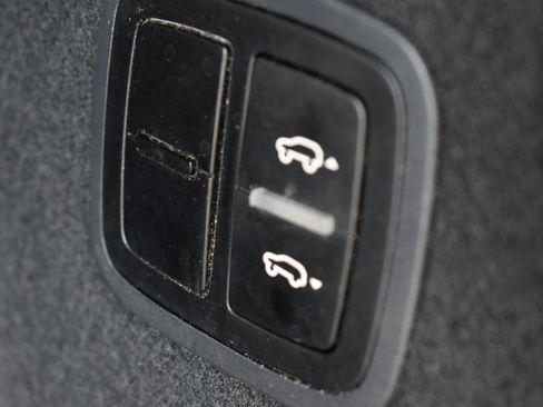 Used 2016 Porsche Macan Turbo AWD/4WD image 44