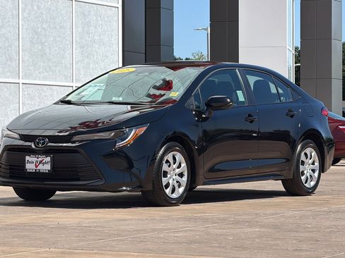 Used 2025 Toyota Corolla LE FWD image 8