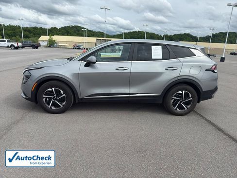 Used 2025 Kia Sportage LX FWD image 2