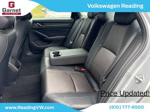 Used 2018 Honda Accord Sport image 13