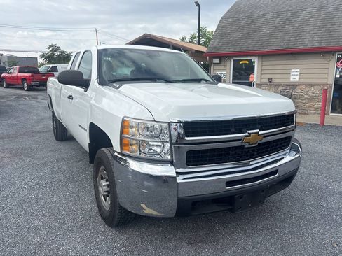 Used 2008 Chevrolet Silverado 2500 W/T AWD/4WD image 3