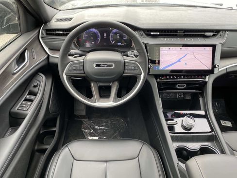 New 2026 Jeep Grand Cherokee L Limited image 12