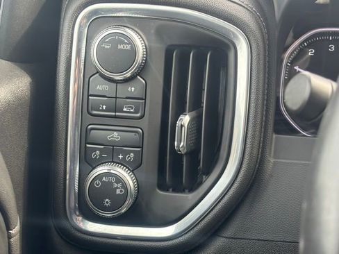 Used 2021 GMC Sierra 1500 SLE w/ Preferred Package AWD/4WD image 23