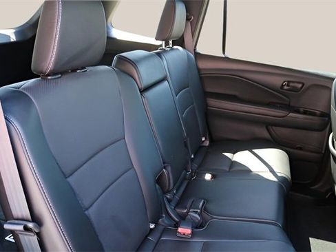 Used 2025 Honda Passport EX-L image 17