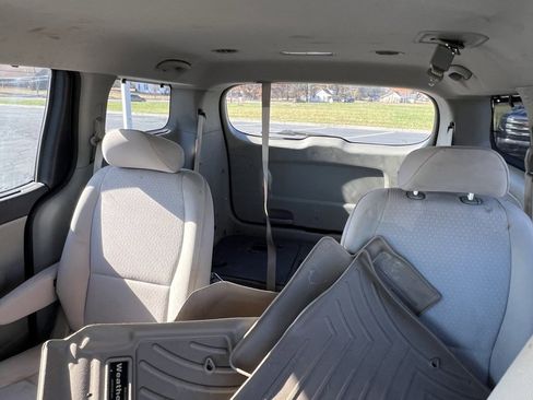 Used 2016 Kia Sedona LX w/ Option Group 020 image 14