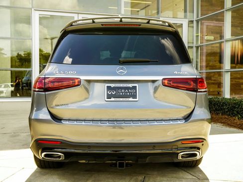 Used 2023 Mercedes-Benz GLS 580 4MATIC image 10