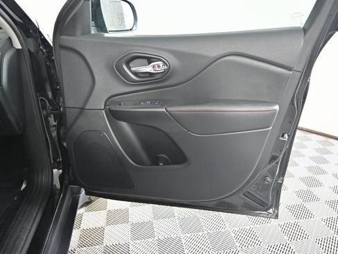 Used 2022 Jeep Cherokee Trailhawk w/ Sound & Nav Group image 12