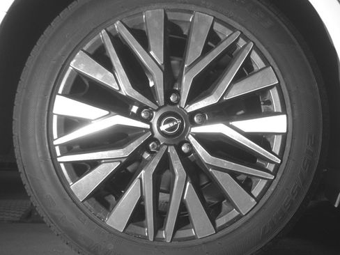 Used 2025 Nissan Altima 2.5 SV image 15