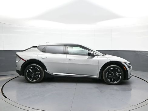 New 2025 Kia EV6 Wind image 5
