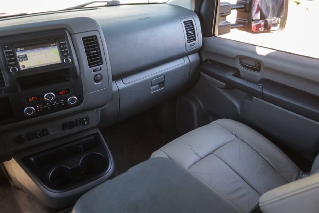 Used 2016 Nissan NV 3500 SL RWD image 48