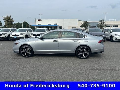 Used 2024 Honda Accord Sport image 3