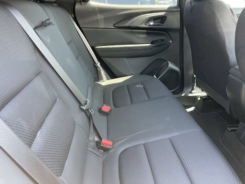 Used 2021 Chevrolet TrailBlazer RS w/ Technology Package FWD image 8