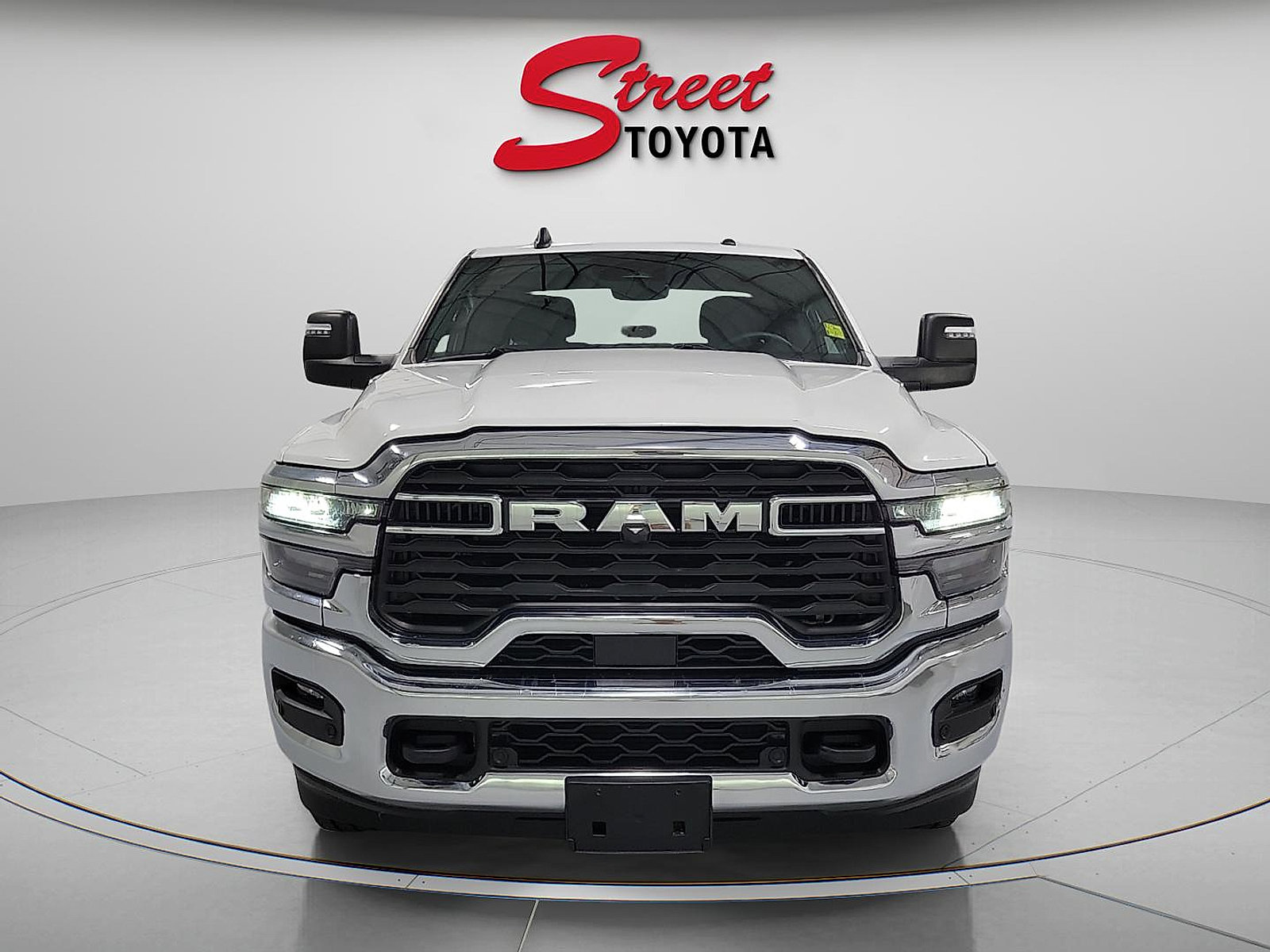 Used 2026 RAM 2500 Big Horn AWD/4WD image 6