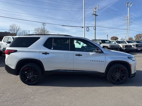 Used 2022 Chevrolet Traverse Premier w/ Redline Edition image 6