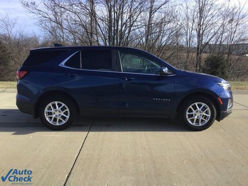 Used 2023 Chevrolet Equinox LT image 2
