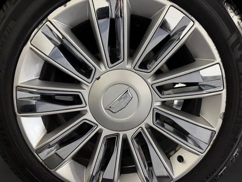 Used 2017 Cadillac Escalade Platinum RWD image 10