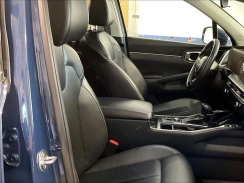 Used 2024 Kia Sorento S w/ Panoramic Sunroof Package AWD/4WD image 11