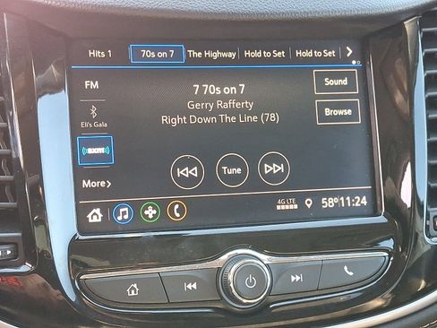 Used 2022 Chevrolet Trax LT w/ LT Convenience Package image 17