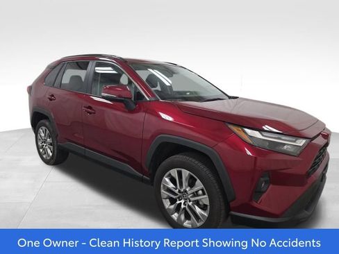 Used 2025 Toyota RAV4 XLE Premium w/ Weather Package AWD/4WD image 5