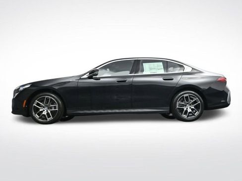 New 2026 BMW 530i xDrive w/ Premium Package AWD/4WD image 32