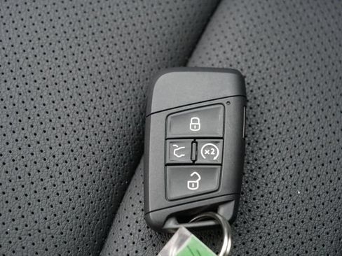 Certified 2023 Volkswagen Taos SEL AWD/4WD image 36