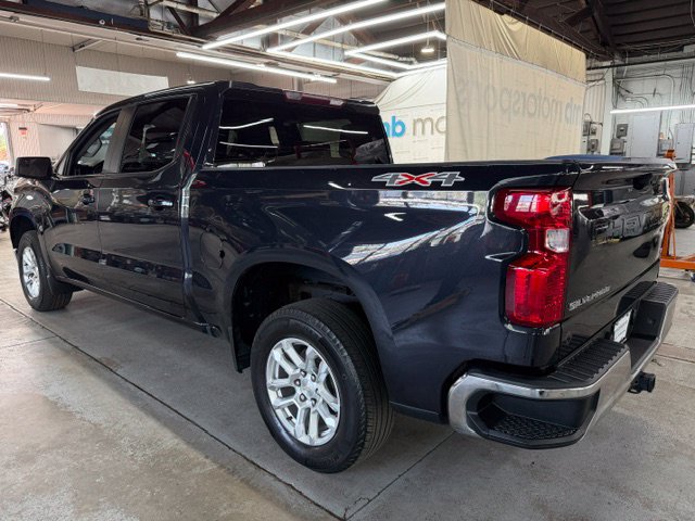 Used 2023 Chevrolet Silverado 1500 LT AWD/4WD image 4