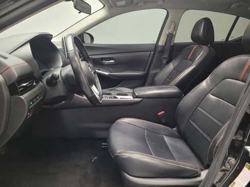 Used 2022 Nissan Sentra SR w/ SR Premium Package FWD image 17
