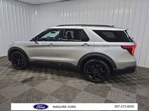 Used 2022 Ford Explorer ST w/ Equipment Group 401A image 4