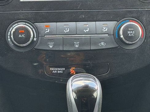 Used 2021 Nissan Rogue Sport S image 14