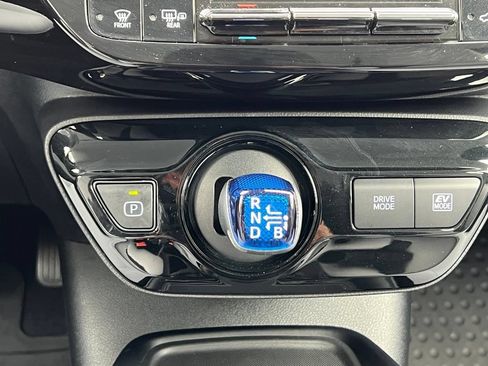 Certified 2022 Toyota Prius LE FWD image 25