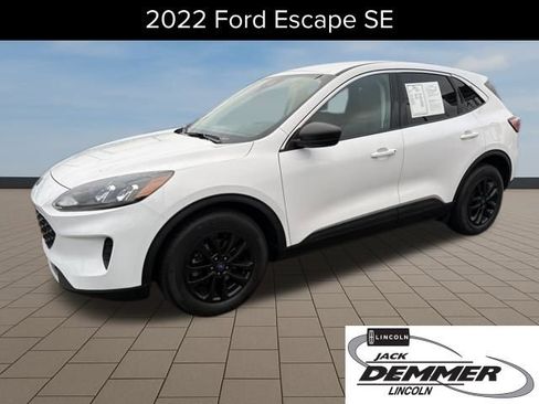 Used 2022 Ford Escape SE image 1