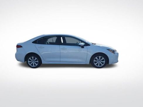 Used 2024 Toyota Corolla LE image 4